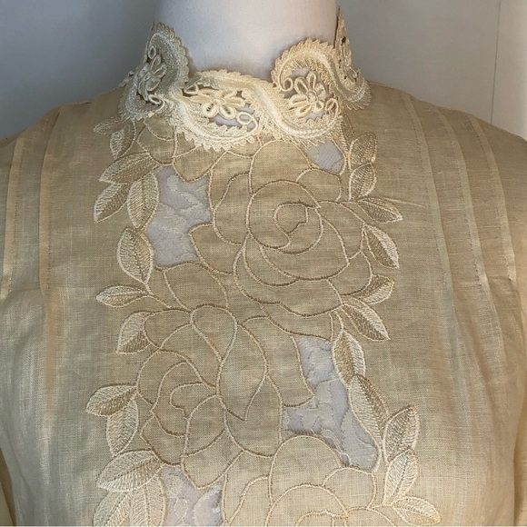VINTAGE ivory linen lace Coquette Romantic blouse S - Picture 8 of 10
